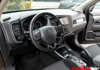 Подержанный автомобиль Mitsubishi Outlander 2018 года (14 фото)