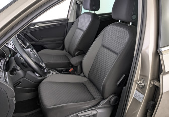 Подержанный автомобиль Volkswagen Tiguan 2018 года (20 фото)