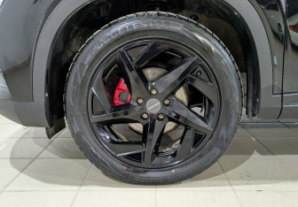 Подержанный автомобиль Omoda C5 2023 года (12 фото)