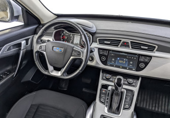 Подержанный автомобиль Geely Atlas 2018 года (28 фото)
