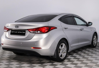 Подержанный автомобиль Hyundai Elantra Sedan 2014 года (3 фото)