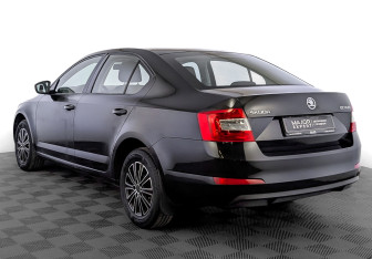 Подержанный автомобиль Skoda Octavia Liftback 2014 года (7 фото)