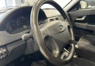 Подержанный автомобиль LADA (ВАЗ) Priora Sedan 2012 года (11 фото)