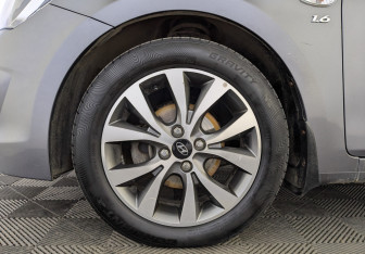 Подержанный автомобиль Hyundai Solaris Sedan 2016 года (17 фото)