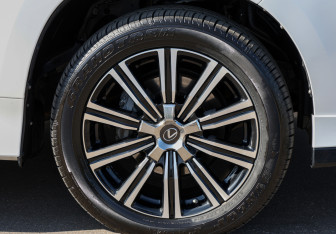 Подержанный автомобиль Lexus LX 2020 года (28 фото)