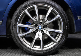 Подержанный автомобиль BMW X7 2019 года (34 фото)