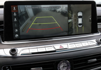 Подержанный автомобиль Kia K900 2019 года (20 фото)