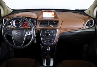 Подержанный автомобиль Opel Mokka 2014 года (12 фото)