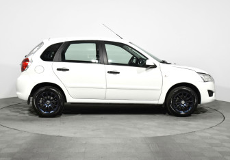 Подержанный автомобиль Datsun mi-DO 2015 года (4 фото)