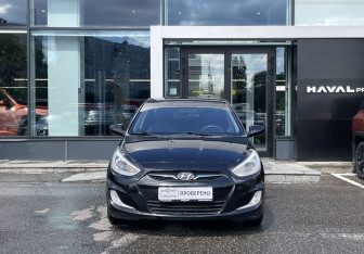 Подержанный автомобиль Hyundai Solaris Sedan 2013 года (2 фото)