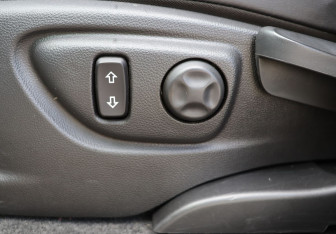 Подержанный автомобиль Opel Mokka 2015 года (12 фото)