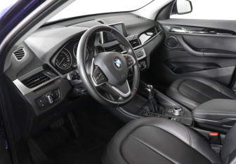 Подержанный автомобиль BMW X1 2017 года (12 фото)