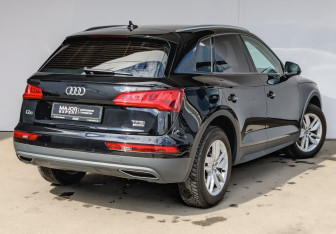Подержанный автомобиль Audi Q5 2017 года (5 фото)