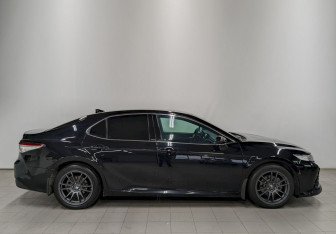 Подержанный автомобиль Toyota Camry Sedan 2021 года (4 фото)
