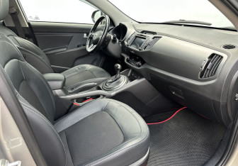 Подержанный автомобиль Kia Sportage 2013 года (13 фото)
