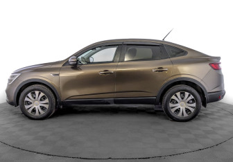 Подержанный автомобиль Renault Arkana 2019 года (8 фото)