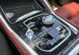 Подержанный автомобиль BMW X6 2023 года (14 фото)