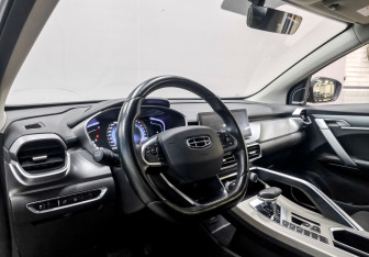 Подержанный автомобиль Geely Coolray 2022 года (16 фото)