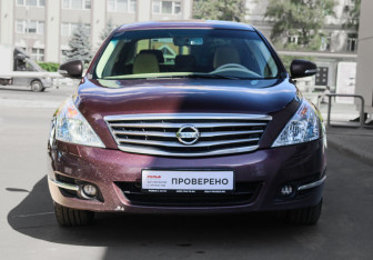 Подержанный автомобиль Nissan Teana 2011 года (2 фото)