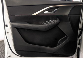 Подержанный автомобиль Omoda C5 2023 года (19 фото)