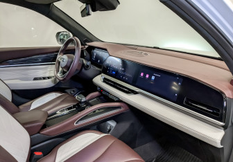 Подержанный автомобиль Geely Monjaro 2023 года (11 фото)