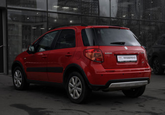 Подержанный автомобиль Suzuki SX4 Hatchback 2012 года (7 фото)