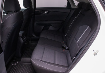 Подержанный автомобиль Kia Cerato Sedan 2019 года (11 фото)