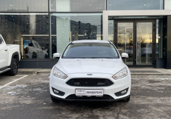 Подержанный автомобиль Ford Focus Hatchback 2016 года (2 фото)