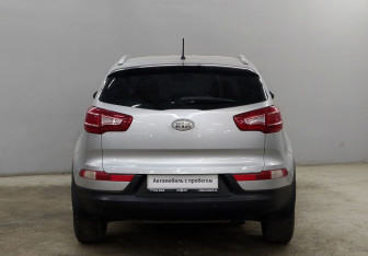 Подержанный автомобиль Kia Sportage 2012 года (6 фото)