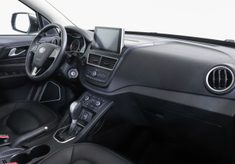 Подержанный автомобиль FAW Besturn X40 2019 года (5 фото)