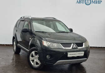 Подержанный автомобиль Mitsubishi Outlander 2008 года (3 фото)