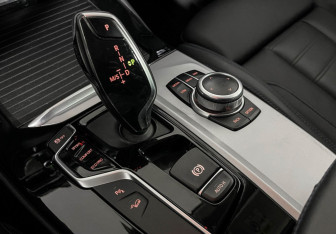 Подержанный автомобиль BMW X3 2018 года (16 фото)