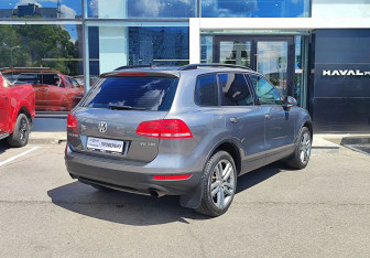Подержанный автомобиль Volkswagen Touareg 2014 года (5 фото)
