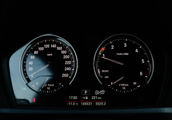 Подержанный автомобиль BMW X1 2018 года (14 фото)