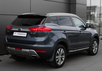 Подержанный автомобиль Geely Atlas 2019 года (11 фото)
