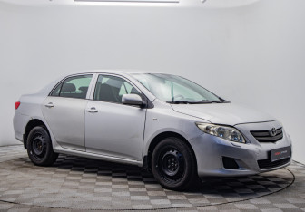 Подержанный автомобиль Toyota Corolla Sedan 2008 года (7 фото)