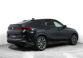 Подержанный автомобиль BMW X6 2020 года (5 фото)