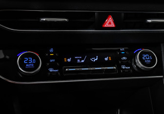 Подержанный автомобиль Hyundai Sonata 2021 года (18 фото)