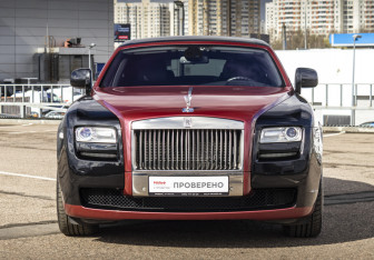 Подержанный автомобиль Rolls-Royce Ghost 2010 года (2 фото)