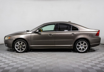 Подержанный автомобиль Volvo S80 2007 года (8 фото)