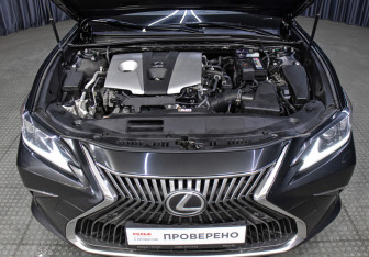 Подержанный автомобиль Lexus ES 2018 года (9 фото)