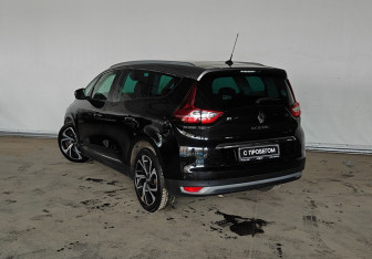 Подержанный автомобиль Renault Scenic 2019 года (6 фото)