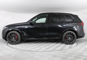 Подержанный автомобиль BMW X5 2023 года (5 фото)