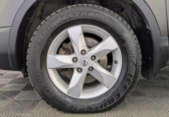 Подержанный автомобиль Nissan Qashqai 2012 года (12 фото)