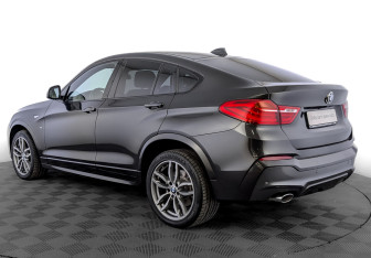 Подержанный автомобиль BMW X4 2017 года (7 фото)