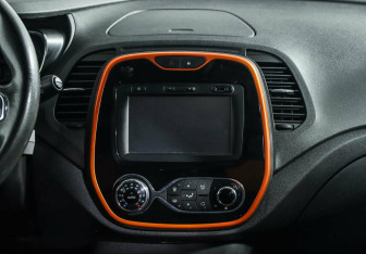 Подержанный автомобиль Renault Kaptur 2017 года (10 фото)