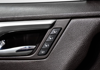 Подержанный автомобиль Lexus RX 2017 года (16 фото)