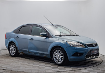 Подержанный автомобиль Ford Focus Sedan 2008 года (7 фото)