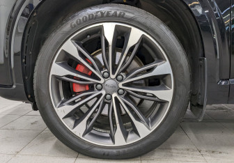 Подержанный автомобиль Geely Tugella 2023 года (18 фото)