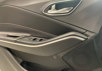 Подержанный автомобиль Москвич 3 2023 года (17 фото)